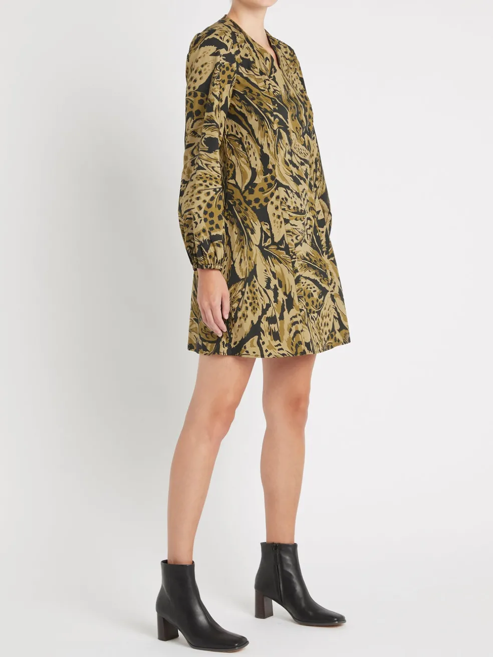 alivia_dress_2.webp Alivia Dress