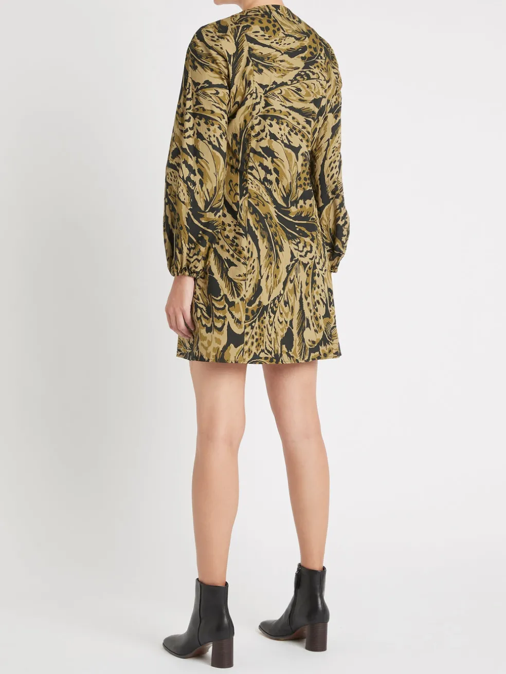 alivia_dress_3.webp Alivia Dress