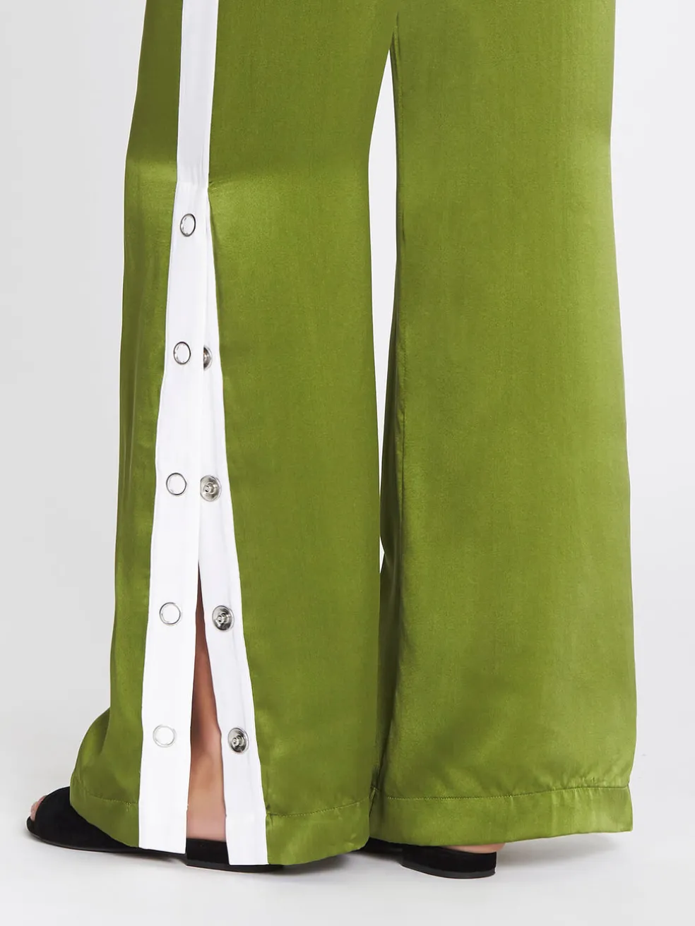 arwen_warm_up_pant_4.webp Arwen Warm Up Pant