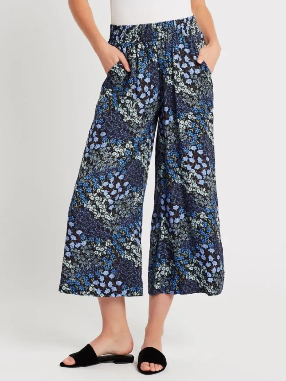 ava_pant_1.webp Ava Pant