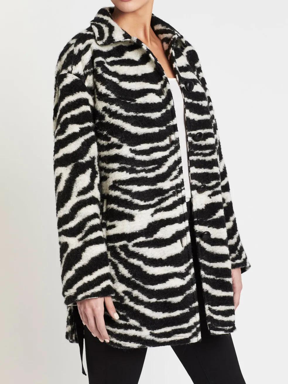 bera_coat_2.webp Bera Coat