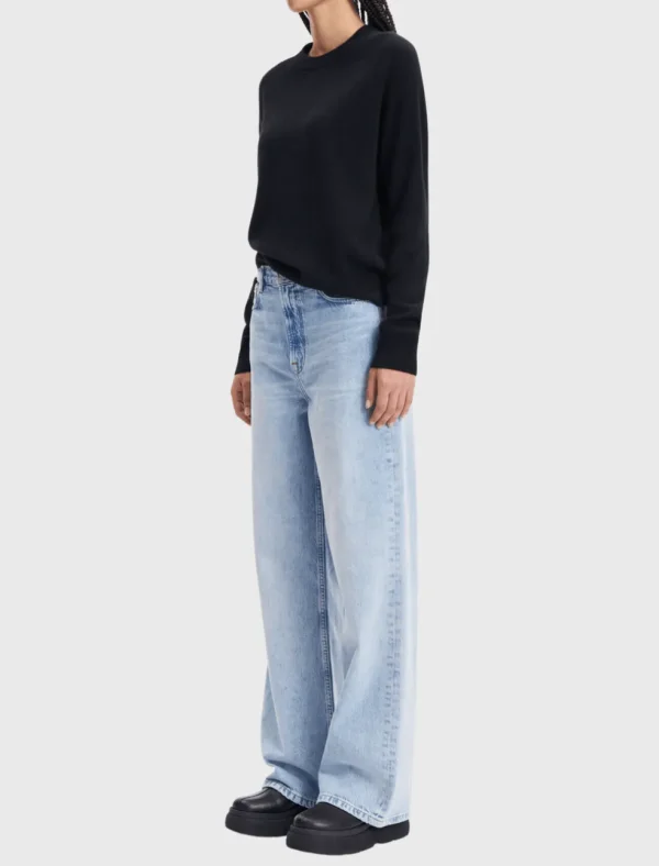 Boston O-Neck Knit Sweater