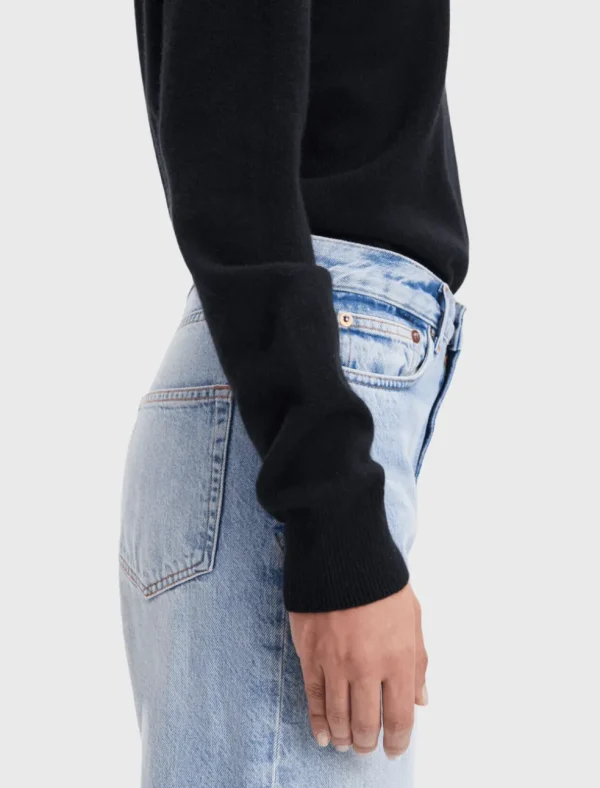 Boston O-Neck Knit Sweater