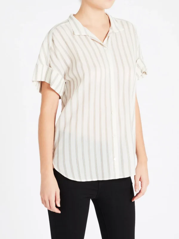 Clean Collar Short Sleeve Shirt