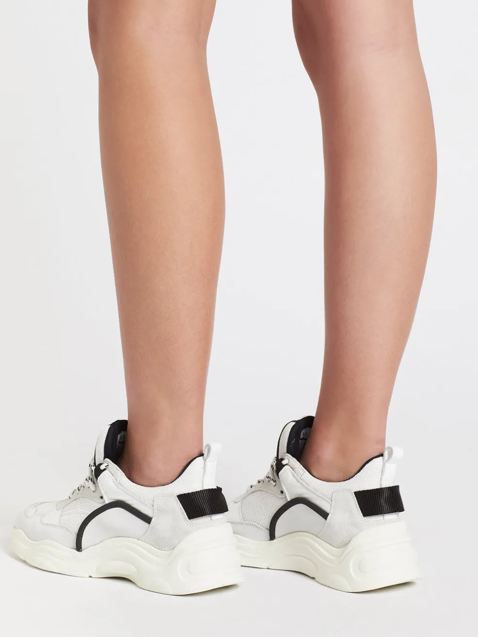 curve_runner_3-2.webp Curve Runner