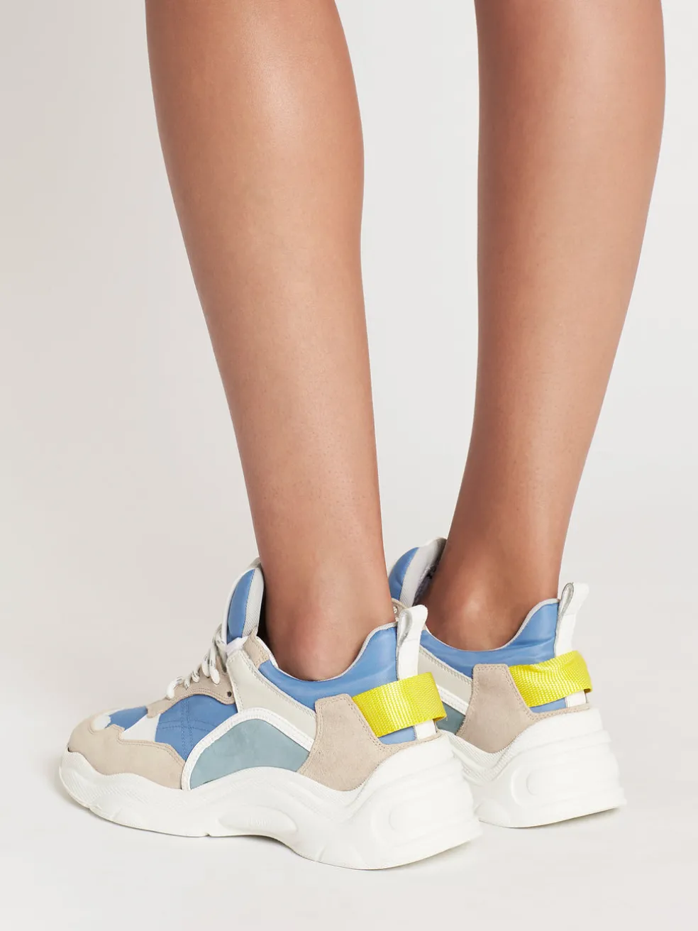 curve_runner_3-3.webp Curve Runner