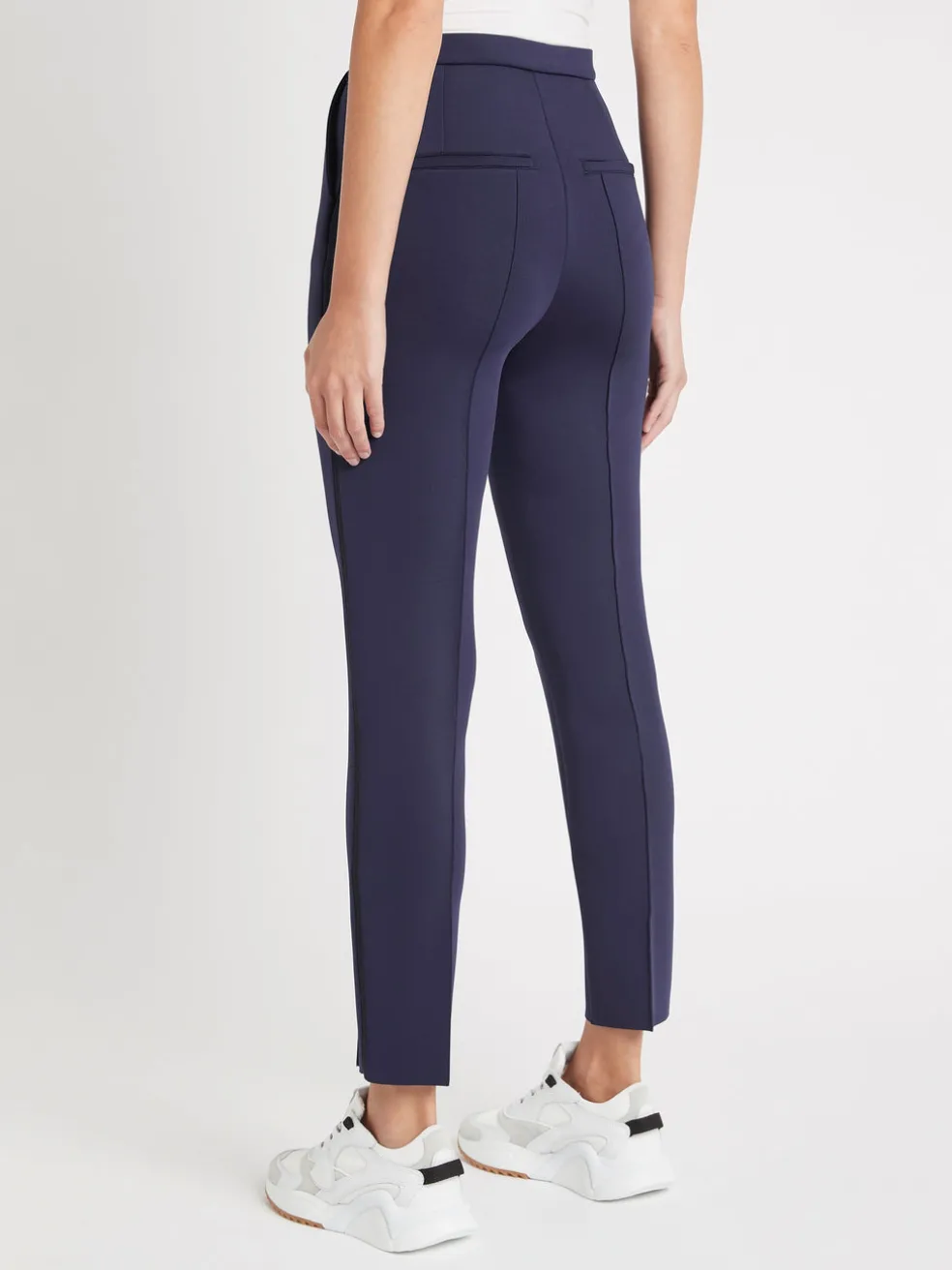 jaolay_trousers_3.webp Jaolay Trousers