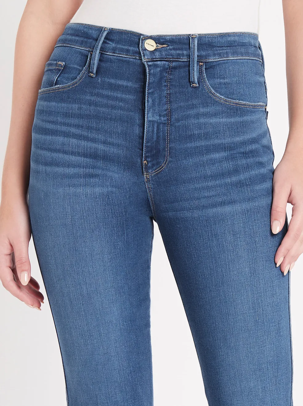 le_sylvie_crop_raw_edge_j_4.webp Le Sylvie Crop Raw Edge Jean