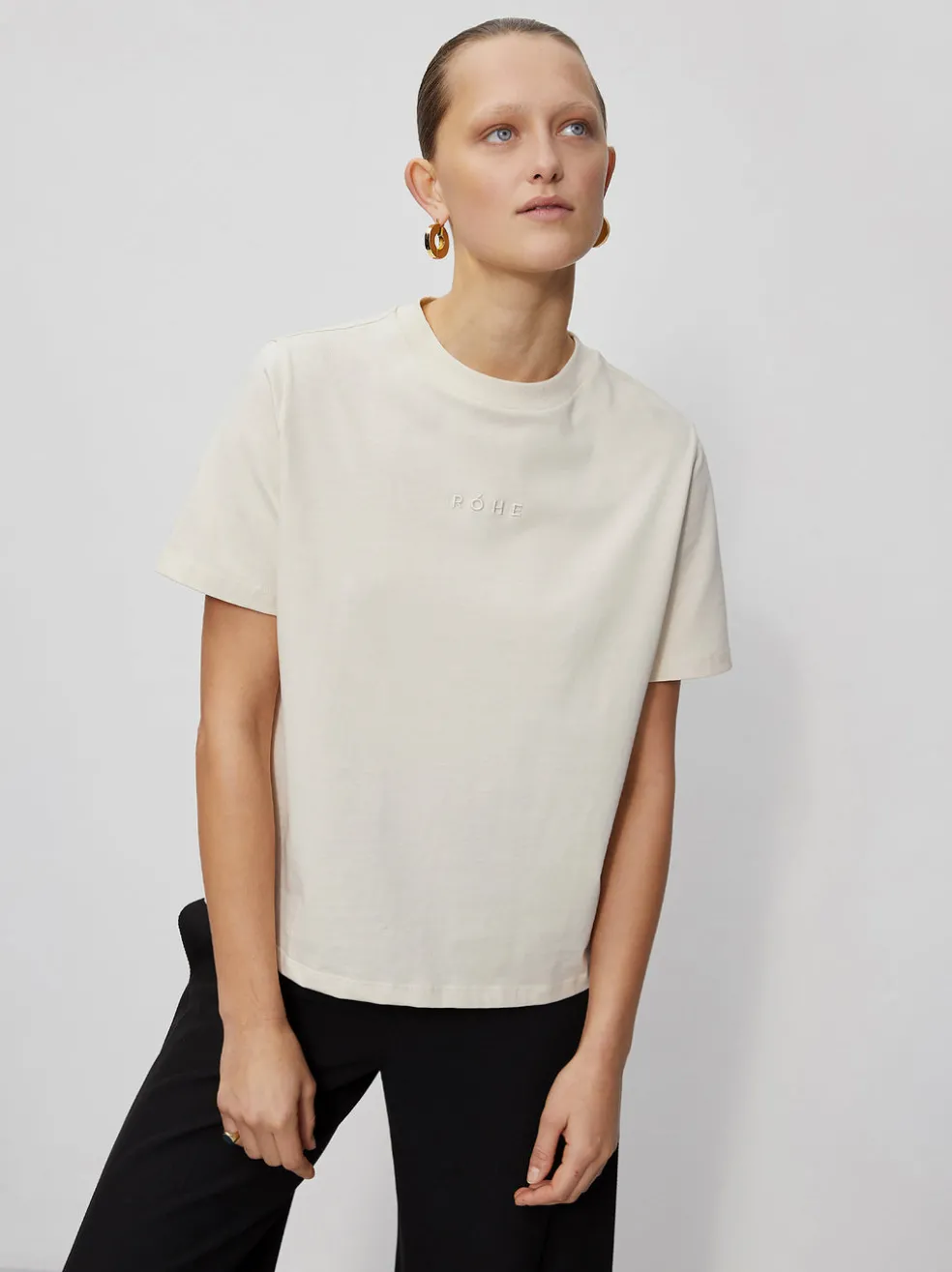 lia_tee_1.webp Lia Tee