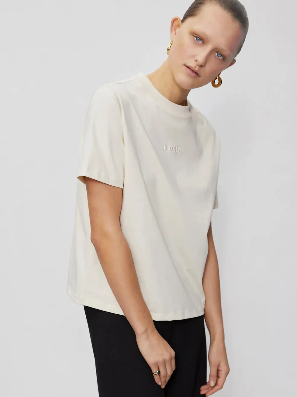 lia_tee_2.webp Lia Tee