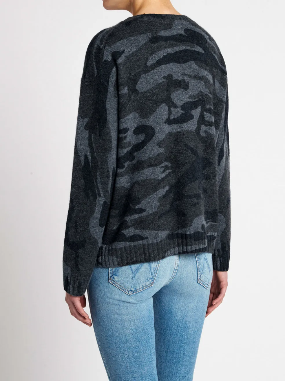 louie_knit_3.webp Louie Knit