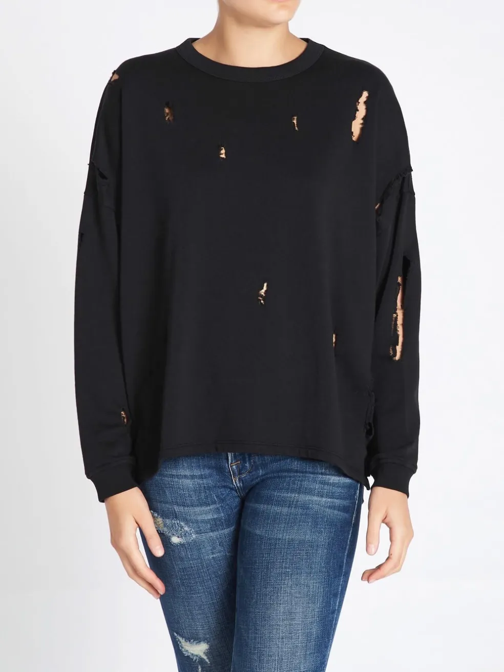 lyzza_sweatshirt_1.webp Lyzza Sweatshirt