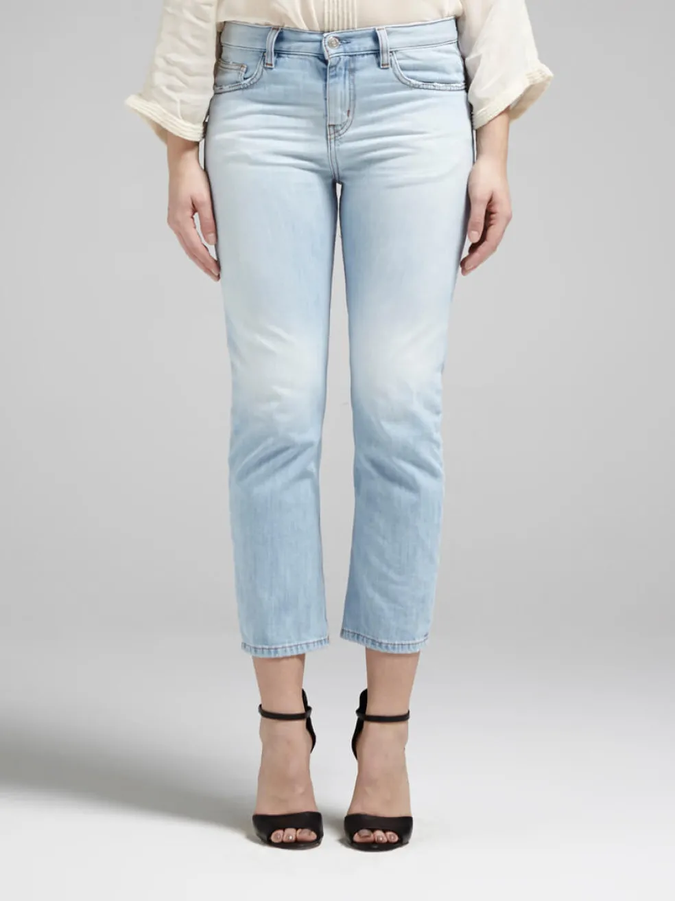 nalyn_jean_1-1.webp Nalyn Jean