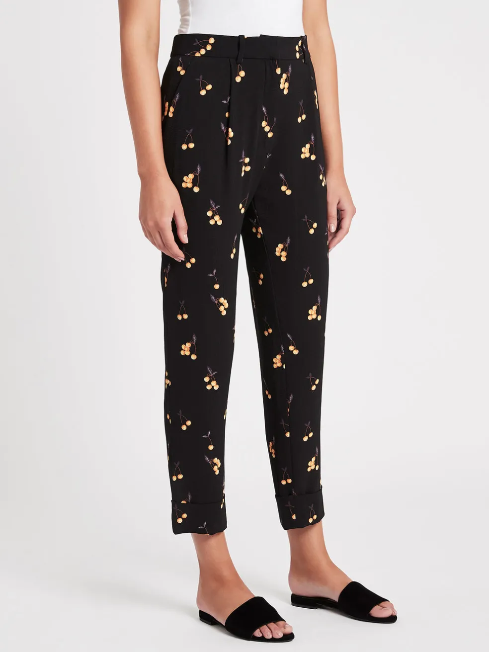 narethe_pants_2.webp Narethe Pants