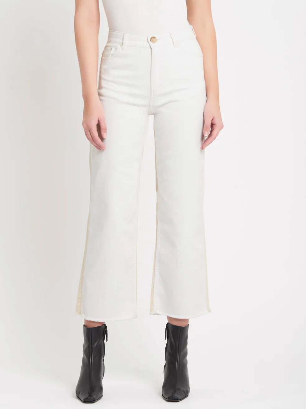 needra_jean_1.webp Needra Jean