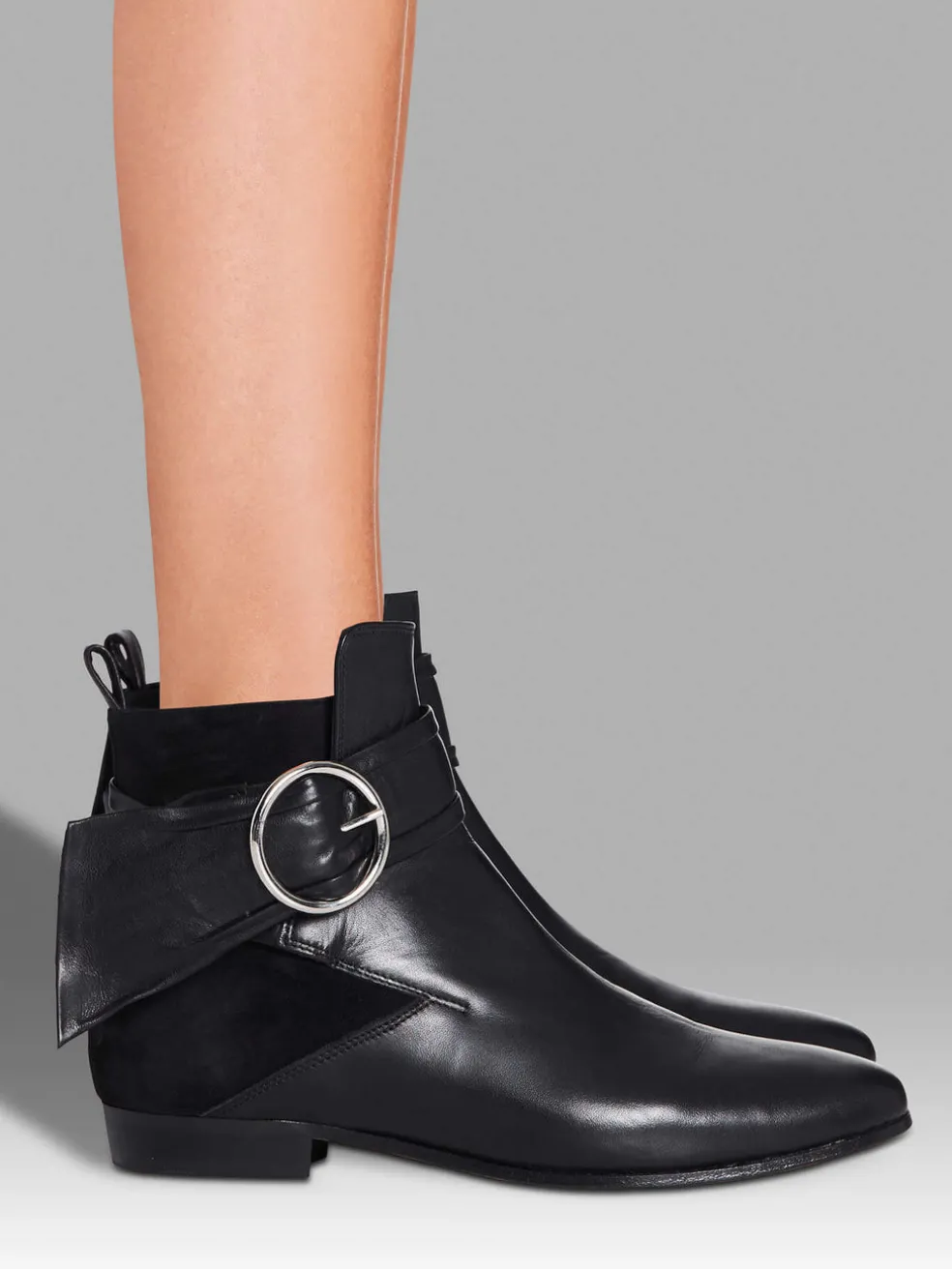 omel_bootie_1.webp Omel Bootie