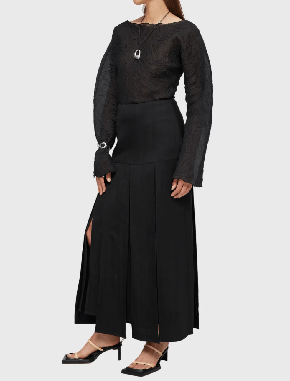 organic_shaped_top_6.webp Organic Shaped Top