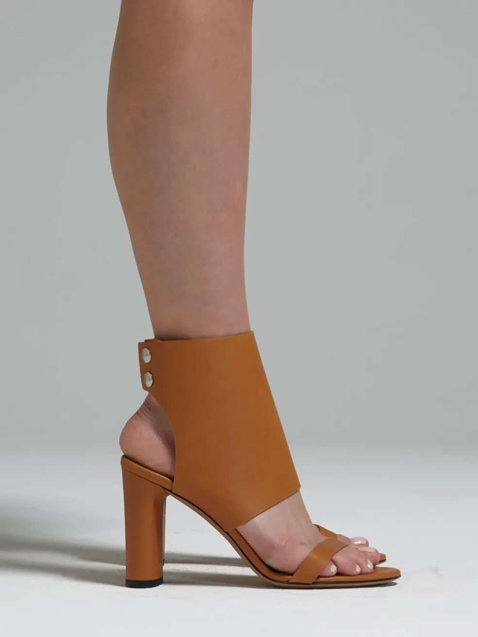 susie_heel_1.webp Susie Heel