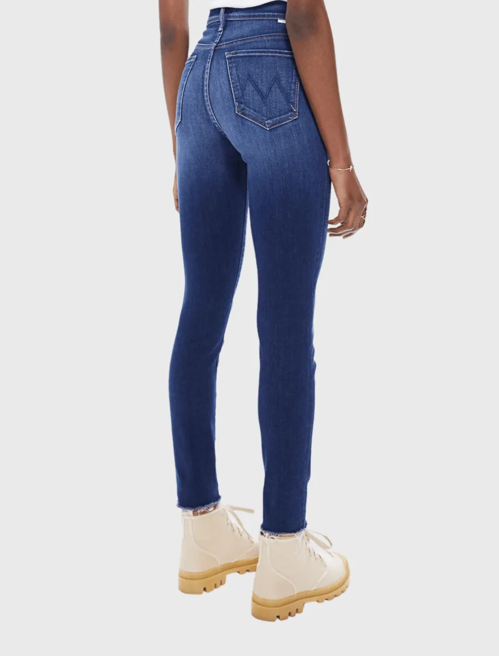 the_stunner_ankle_fray_je_3.webp The Stunner Ankle Fray Jean