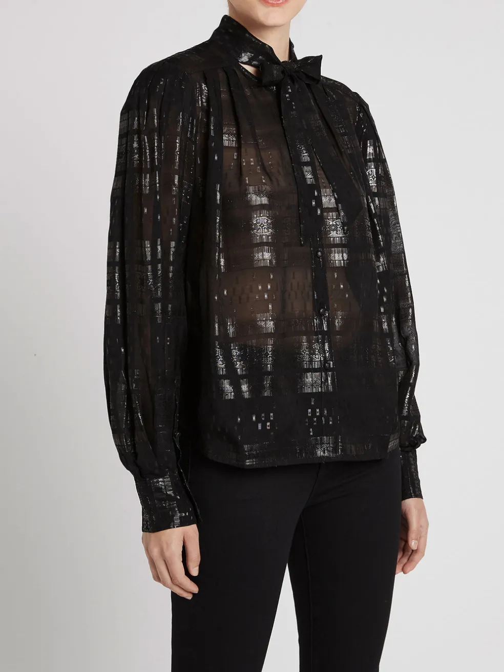 visaya_top_3.webp Visaya Top