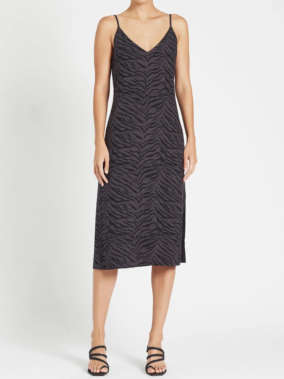 yara_dress_1.webp Yara Dress